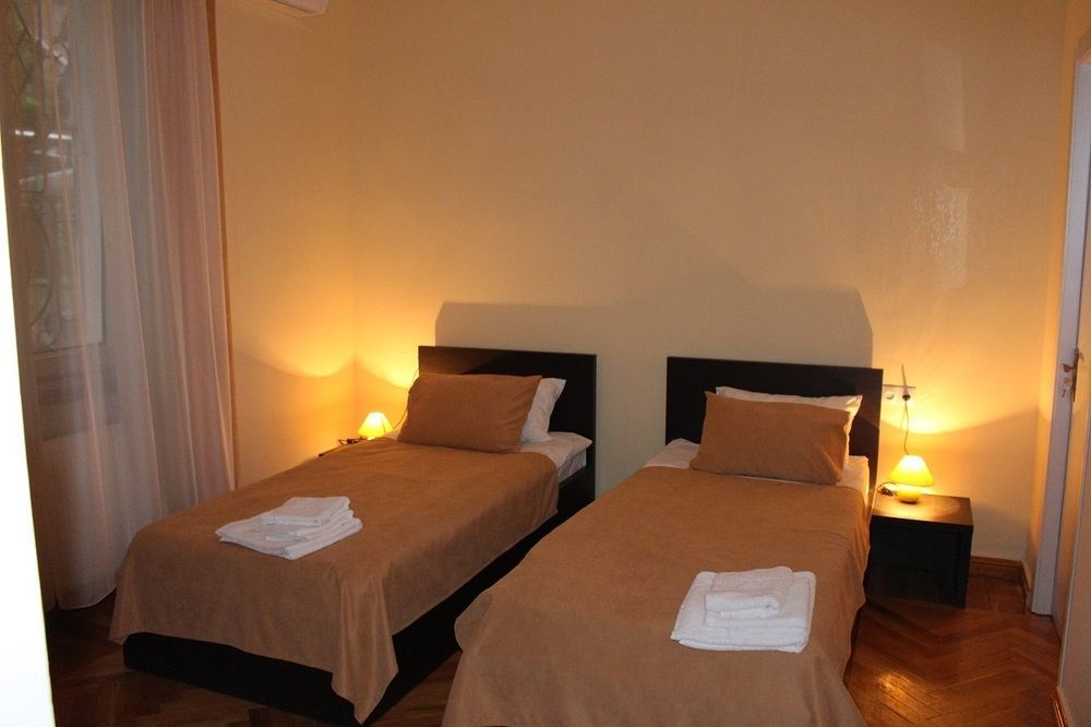 V Park Hotel Tiflis Dış mekan fotoğraf