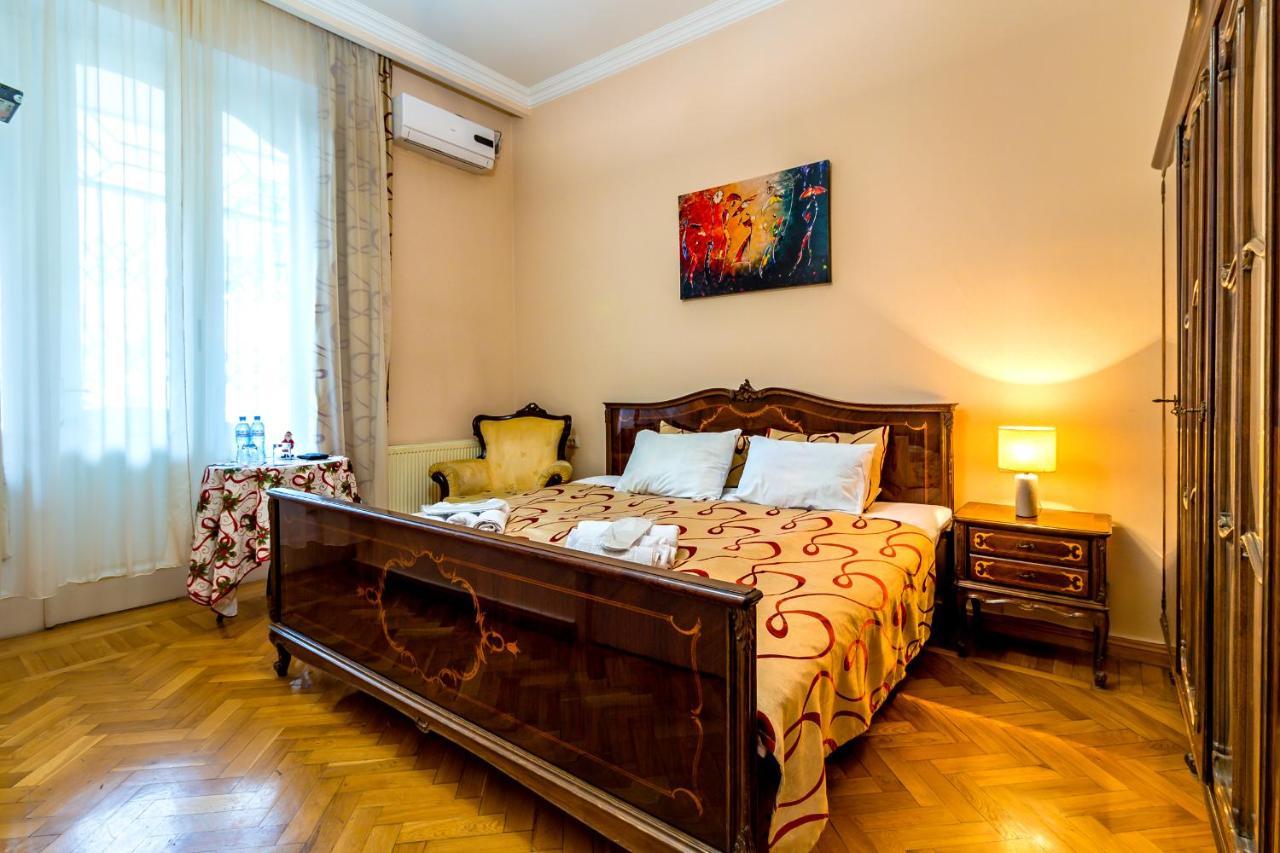 V Park Hotel Tiflis Dış mekan fotoğraf