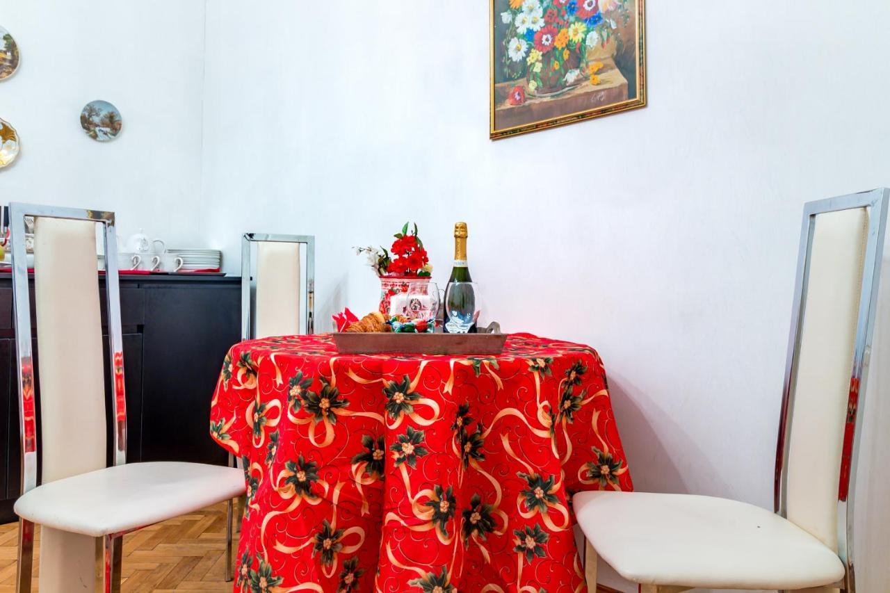 V Park Hotel Tiflis Dış mekan fotoğraf