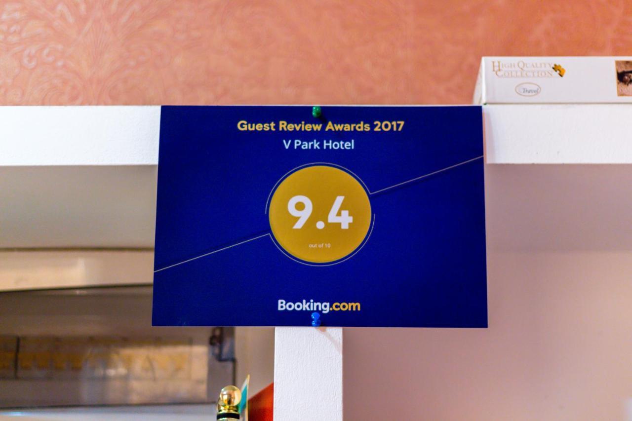 V Park Hotel Tiflis Dış mekan fotoğraf