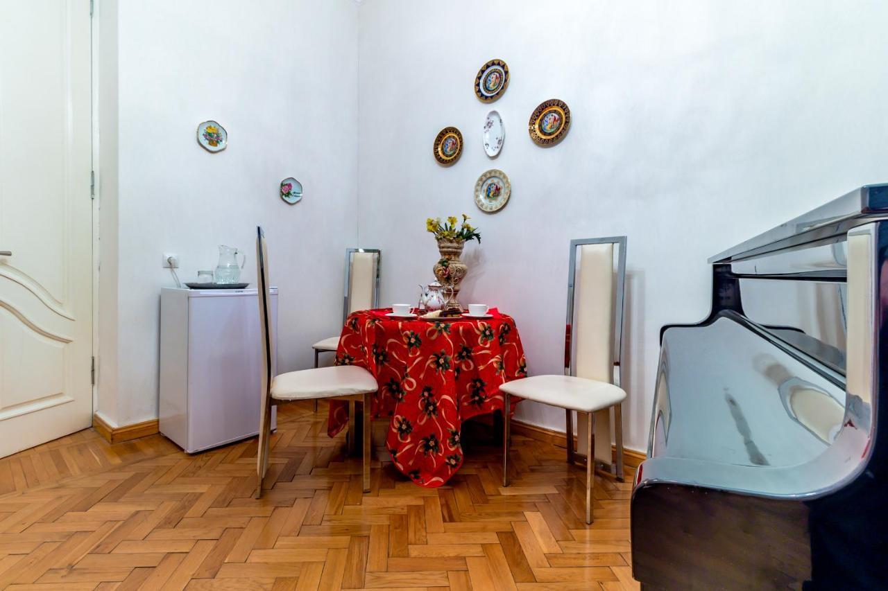 V Park Hotel Tiflis Dış mekan fotoğraf